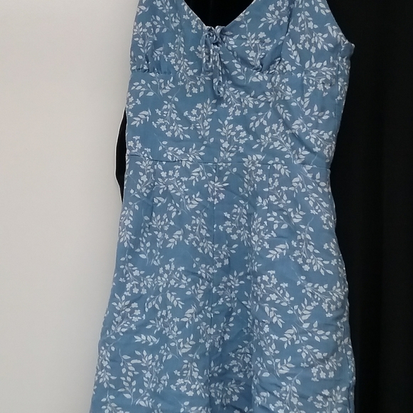 Cute Romper size small - Picture 2 of 3